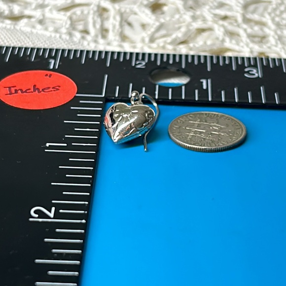 🖤NEW💕Puffy heart earrings - Picture 9 of 9